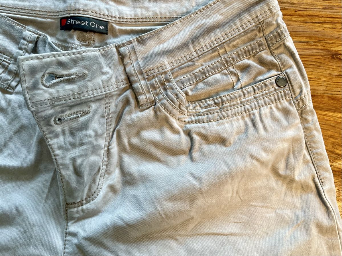Pantaloni: NEU: Street One Capri Hose Gr. 34 – Nuovo (secondo la descrizione) da Buchrain venduto da Sunny026 1