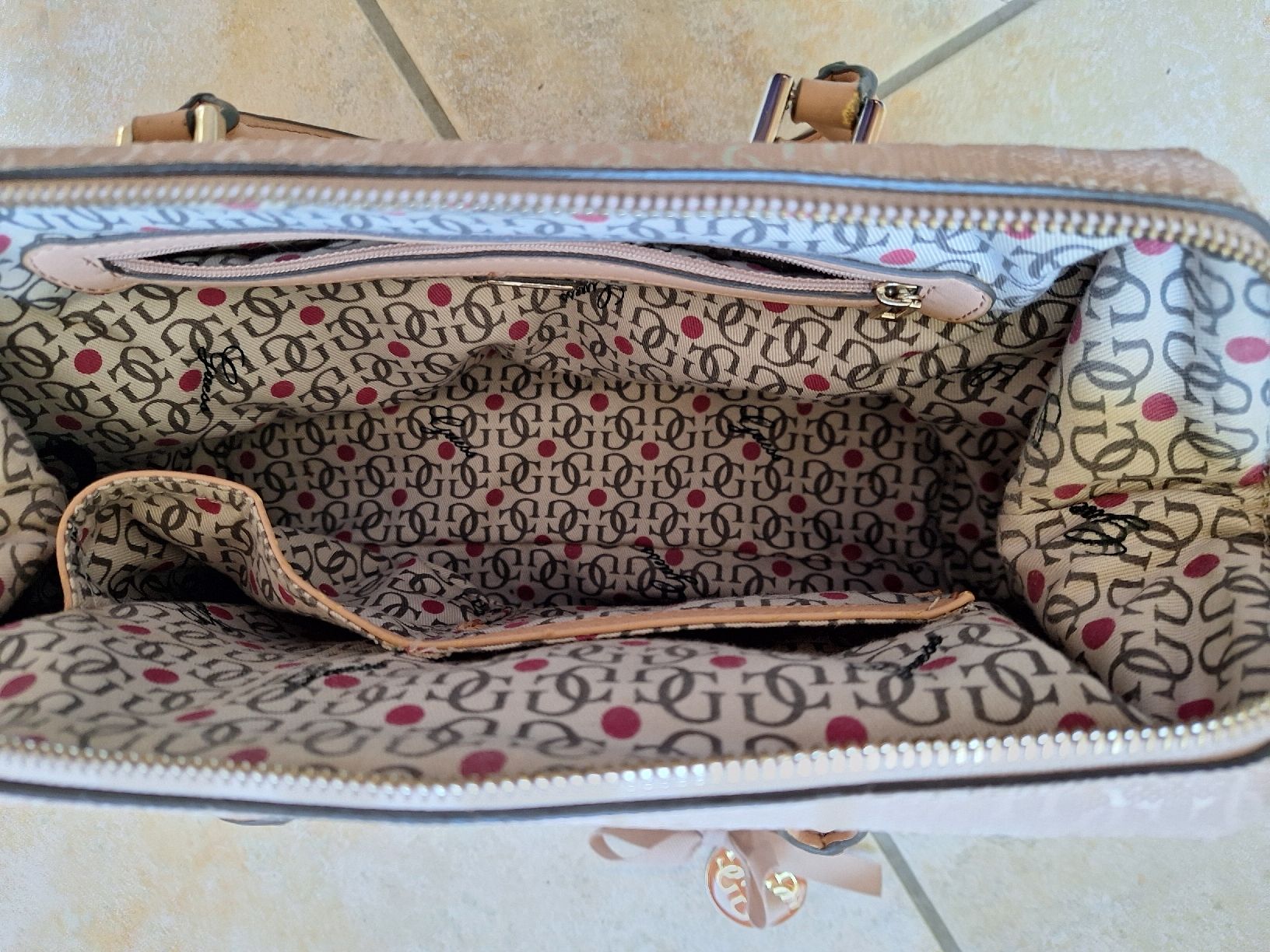 Guess Borse da donna: Guess Tasche , puderrosa – Usato da Rheinfelden venduto da Cleopatra2000 5