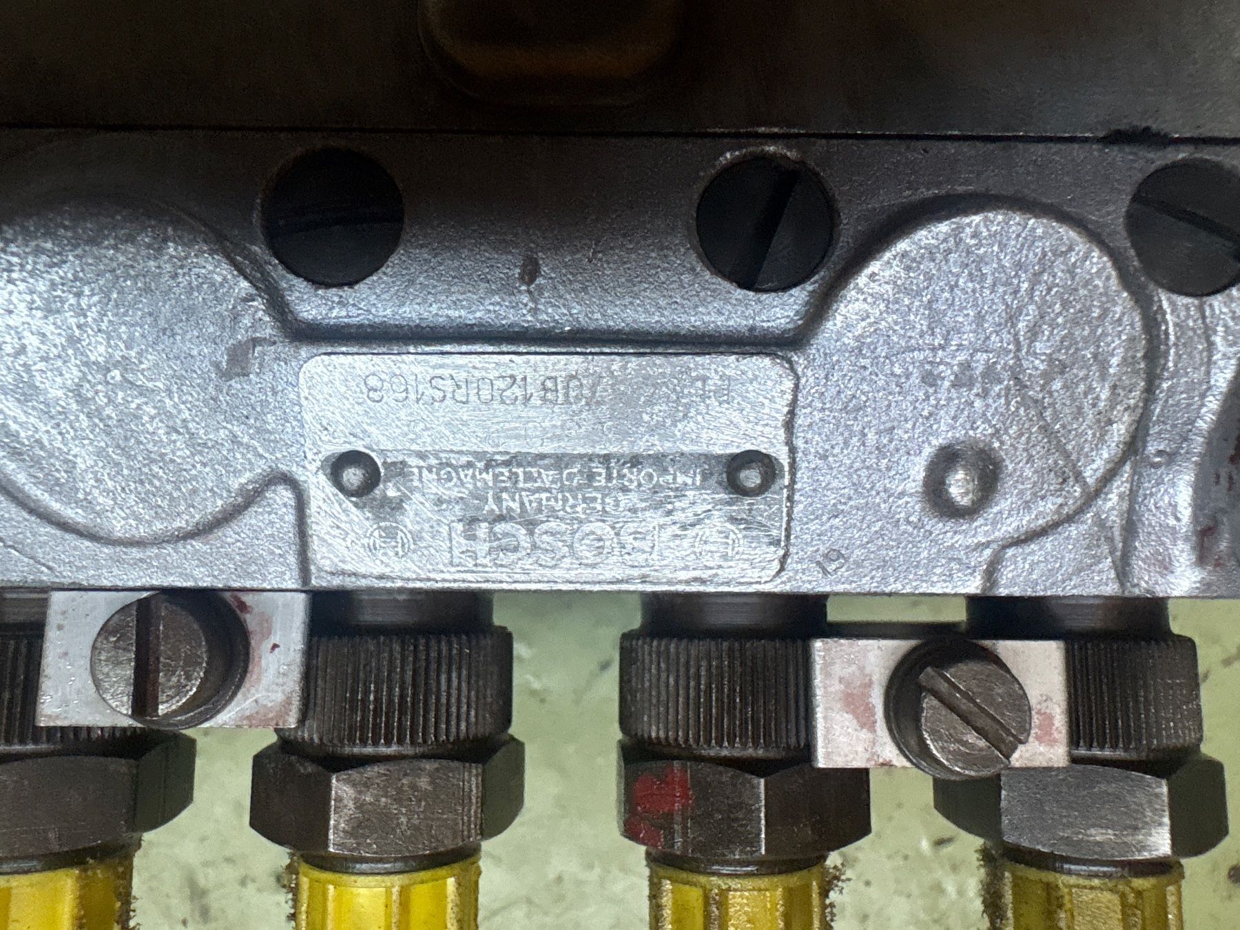 Hürlimann Tracteurs: Hürlimann Bosch Einspritzpumpe – D'occasion à Hendschiken par unita2000 1