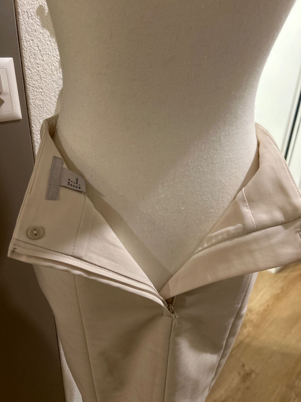 H&M Gonne: Jupe cremefarbig von H&M  Gr. 36 – Usato da Brunnen venduto da Nala2929 4