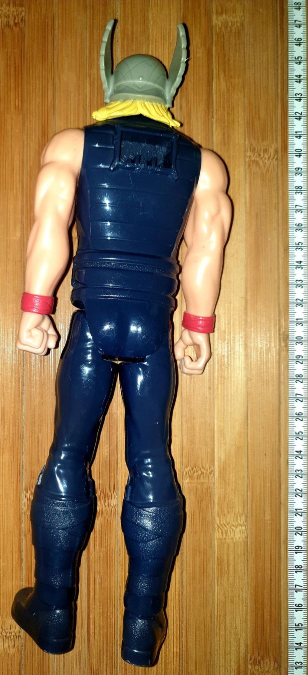 Figurines: Actionfigur Thor (mit Helm) – D'occasion à Zofingen par Barnu21 1