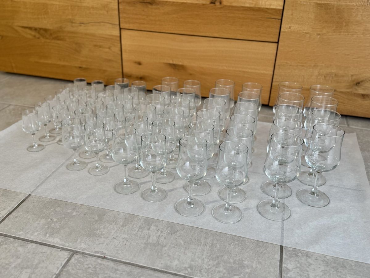 Bicchieri: Gläser-Set mit 56 Gläsern in 5 Grössen – Usato da Aesch ZH venduto da schimauscha 1