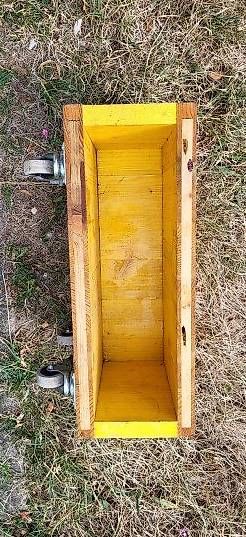 Casse di trasporto: Sitzkiste Holz mit Rollen – Usato da Duggingen venduto da lot-of-fun 1