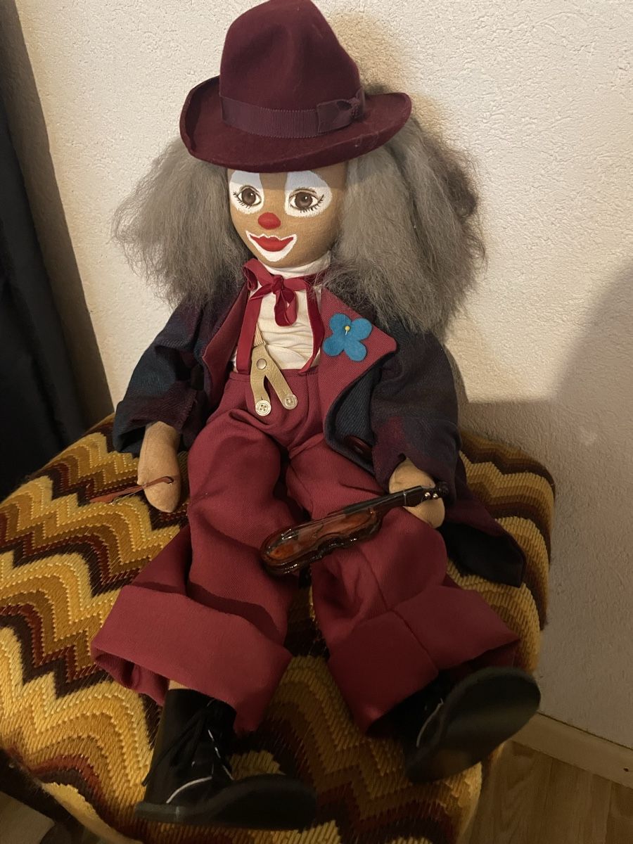 Bambole: Stoffpuppe Clown mit Violine – Usato da Dübendorf venduto da baumbeju