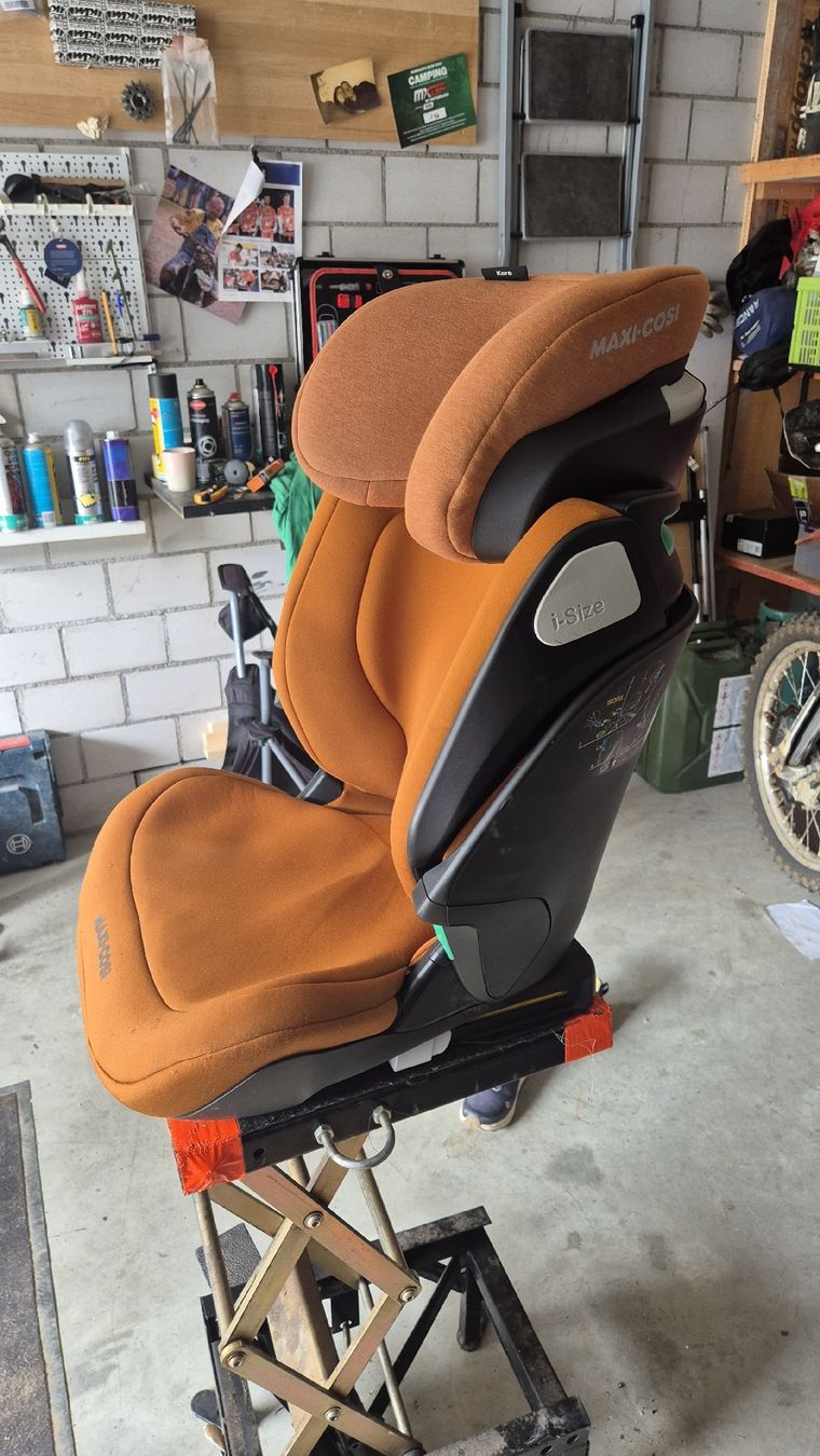 Maxi-Cosi Seggiolini per auto: Maxicosi Isofix – Usato da Laupersdorf venduto da pirmin_88 1