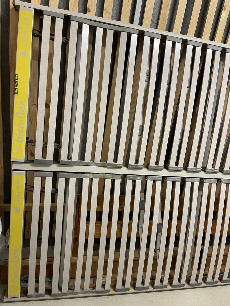 Letti: Bett aus Holz 160x220 cm gebraucht  – Usato da Staufen venduto da Gloetschge