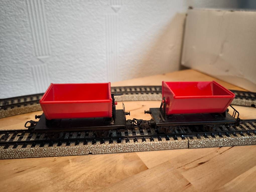 Märklin Modellini di ferrovie: 2x Märklin 4513 Kipplore Kippwagen H0 – Usato da Niederbüren venduto da flyingsheep 1