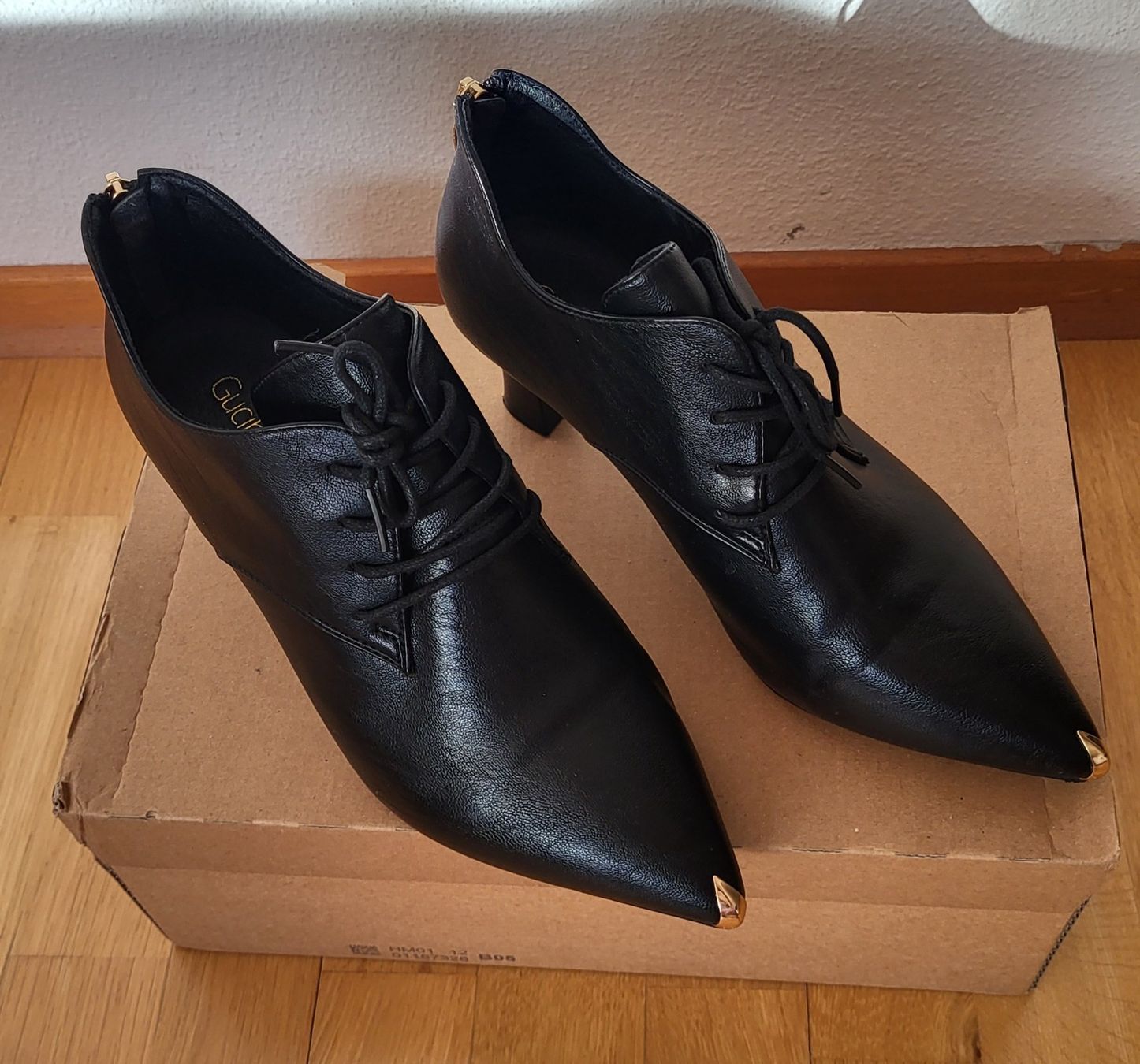 Scarpe da donna: Soulier noire – Nuovo (secondo la descrizione) da Fribourg venduto da VictoriaShop7