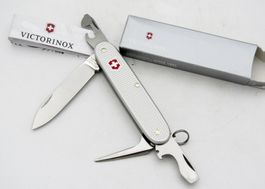 Schweizer Taschenmesser VICTORINOX PIONEER, ALOX, silber