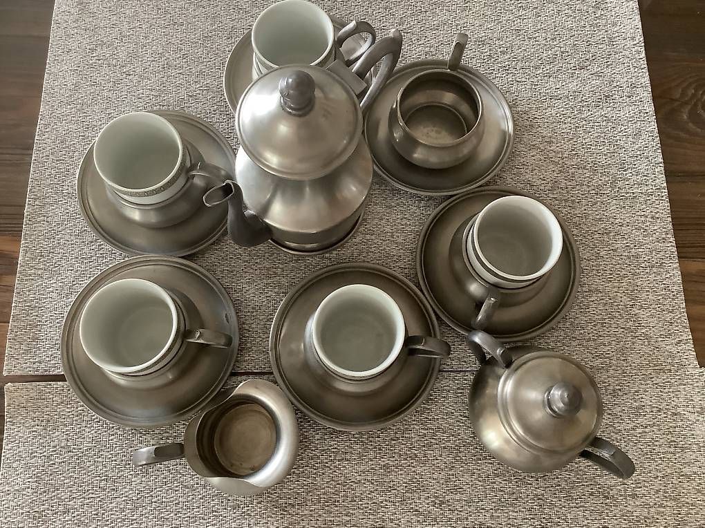 Set di piatti: Mocca Set aus 95% Zinn – Usato da Bremgarten AG venduto da Rhoru