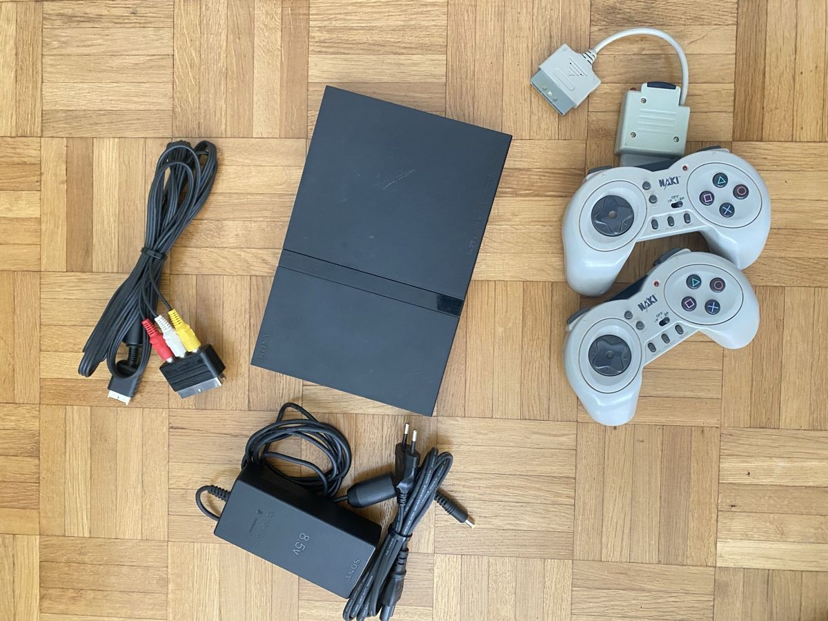 Sony Console: PlayStation 2 slim console – Usato da Adliswil venduto da Turbocrazy