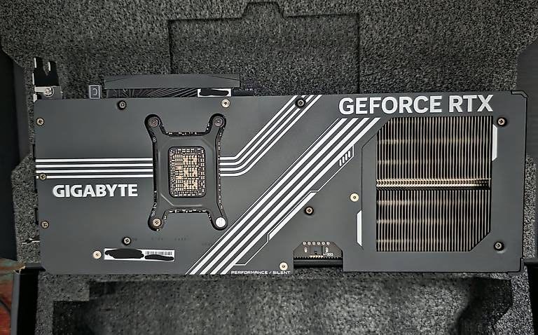 Gigabyte Schede grafiche: Gigabyte GeForce RTX 5080 WINDFORCE SFF – Usato da Oberbüren venduto da Daxx219 2