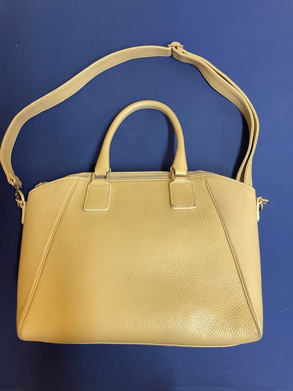 Borse da donna: Leder Handtasche - LEDER LOCHER – Usato da Hünenberg See venduto da DND5