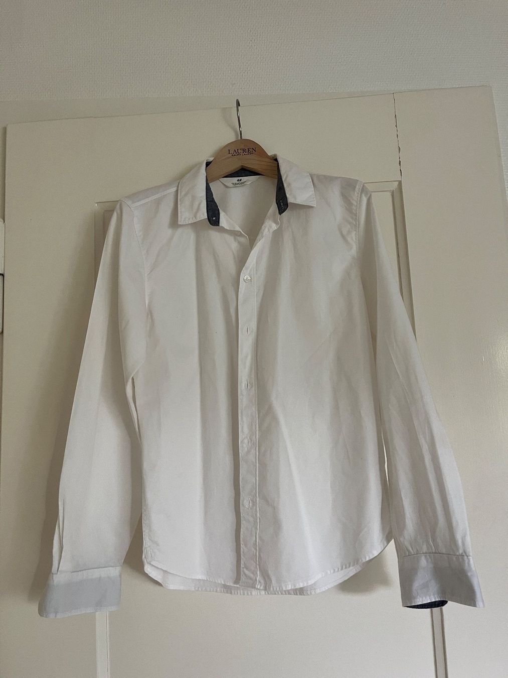 H&M Camicie, T-shirt & Polo: Hemd von H&M – Nuovo (secondo la descrizione) da Zürich venduto da emily02