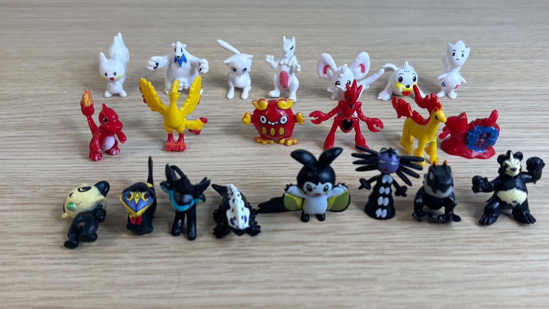 Statuette: Lot de 80 figurines de Pokémon – Usato da Delémont venduto da Loccaze2015 1