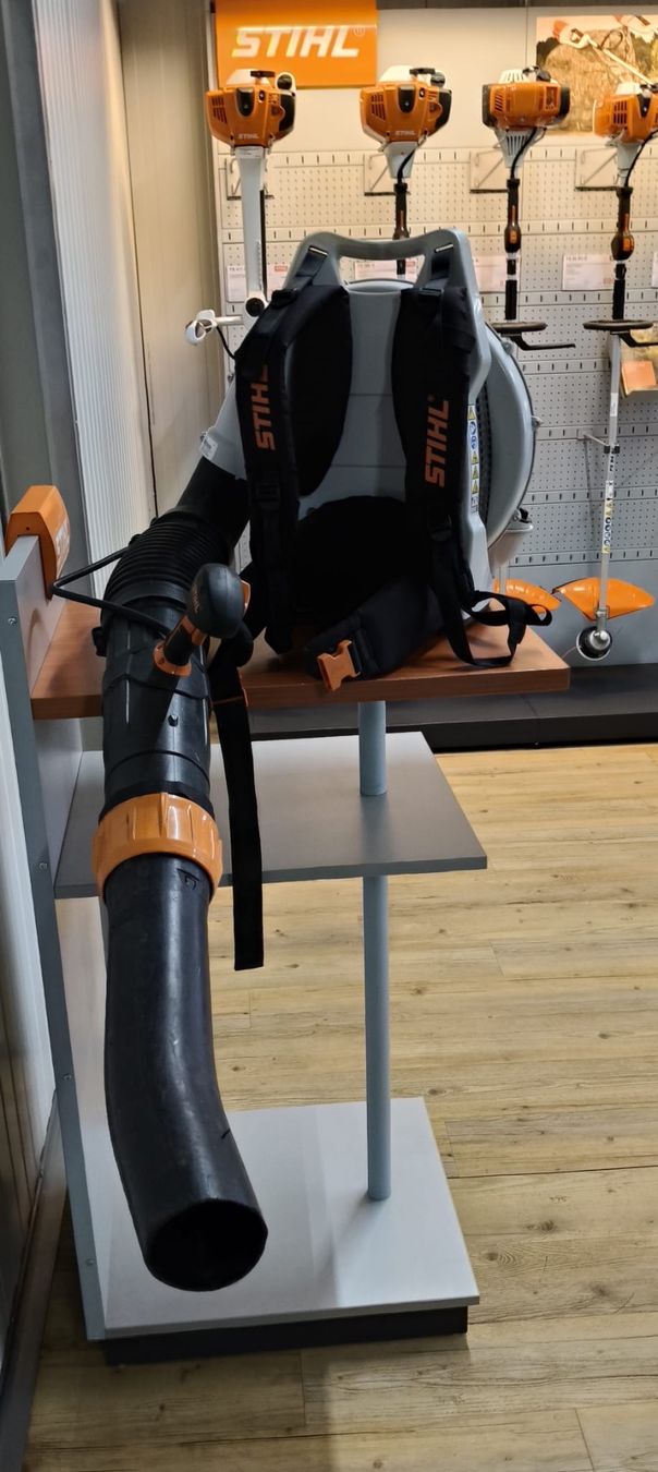 Stihl Soffiatori & Aspiratori per foglie: BR700 Stihl Blasgerät – Usato da Sutz venduto da Shop_LehmannGT 1