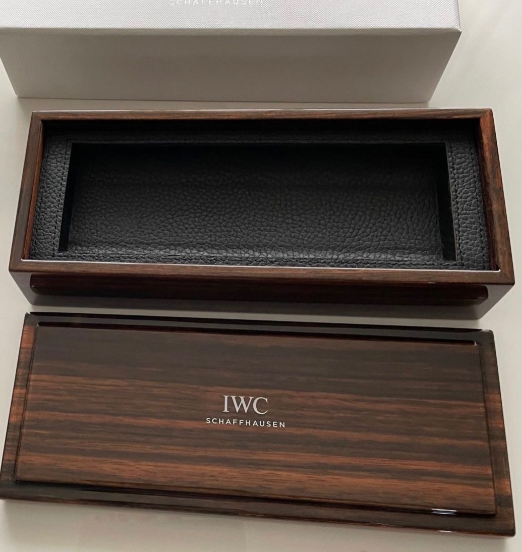Tutte le decorazioni: IWC Stiftebox aus Holz – Nuovo e nell'imballaggio originale da Benken ZH venduto da Teessino