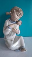 Hübsche Zaphir Figur "Märchen mit Puppe", Top Zustand!