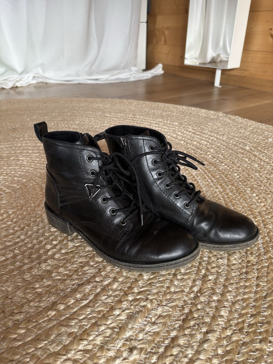 Tamaris Scarpe da donna: Tamaris Stiefeletten, schwarz – Usato da Untervaz venduto da fabiagiulia