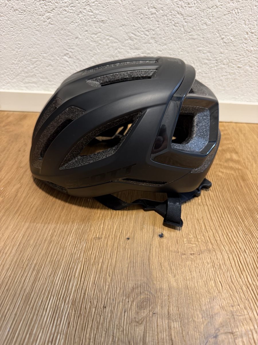 Scott Caschi: Fahrradhelm SCOTT Centric Plus BHE2101 M schwarz – Usato da Ottikon b.Kemptth. venduto da Cschweini