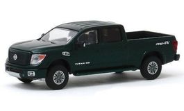 Nissan Titan Doka Pick Up H61 seit 2015 dunkelgrün      1:64