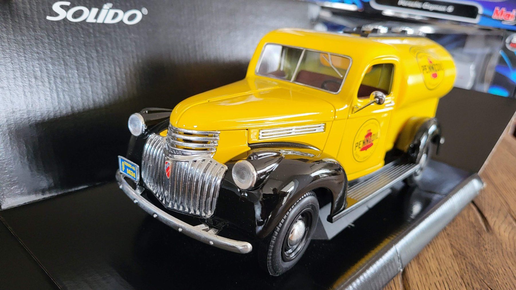 Solido Modellautos: Chevrolet Citerne 1946 1:18 Solido – Gebraucht aus Rothrist von Juana5 1