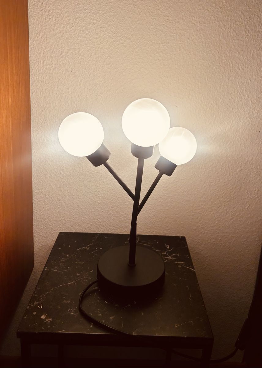 Lampade: Tischlampe schwarz 3 Bälle/Spheren – Usato da Zürich venduto da cdu_8jxf