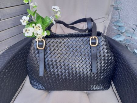 Schöne geflochtene Handtasche von nulu NEW LOOK