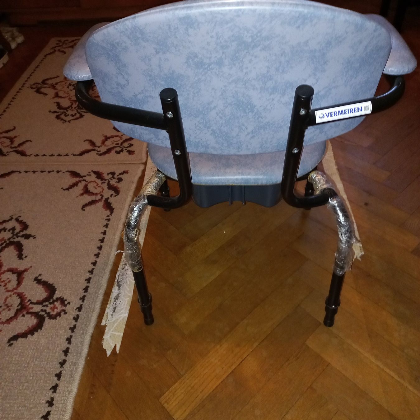 Stühle: Chaise percée – Gebraucht aus Jongny von dve_7nbz 1