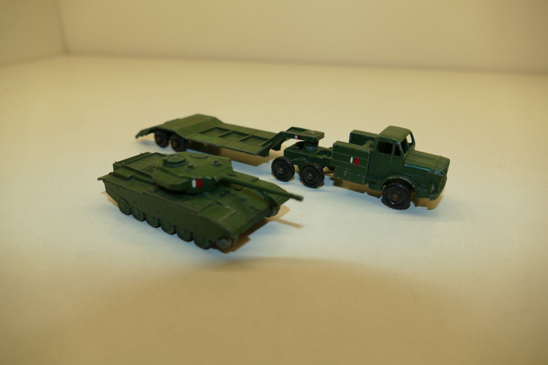 Lesney Modellautos: Lesney: Panzertransport mit Panzer Einheit 2 – Gebraucht aus Niederhasli von rail-duerst 1