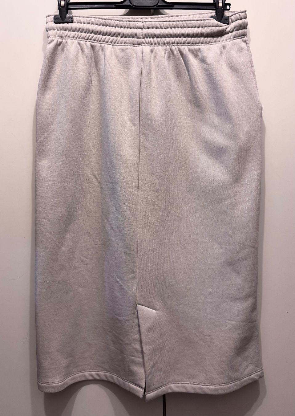 H&M Gonne: Jupe H&M Basics longue molletonnée, couleur beige, taille M – Nuovo e nell'imballaggio originale da Genève venduto da OnSale 1