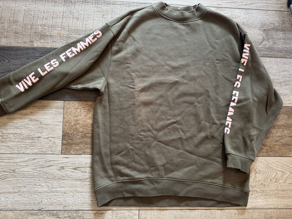 H&M Pullover & Sweatshirts: H&M 🩷 pullover oversized NEW! M – Neu (gemäss Beschreibung) aus Muraz (Collombey) von iLoveNYC 2