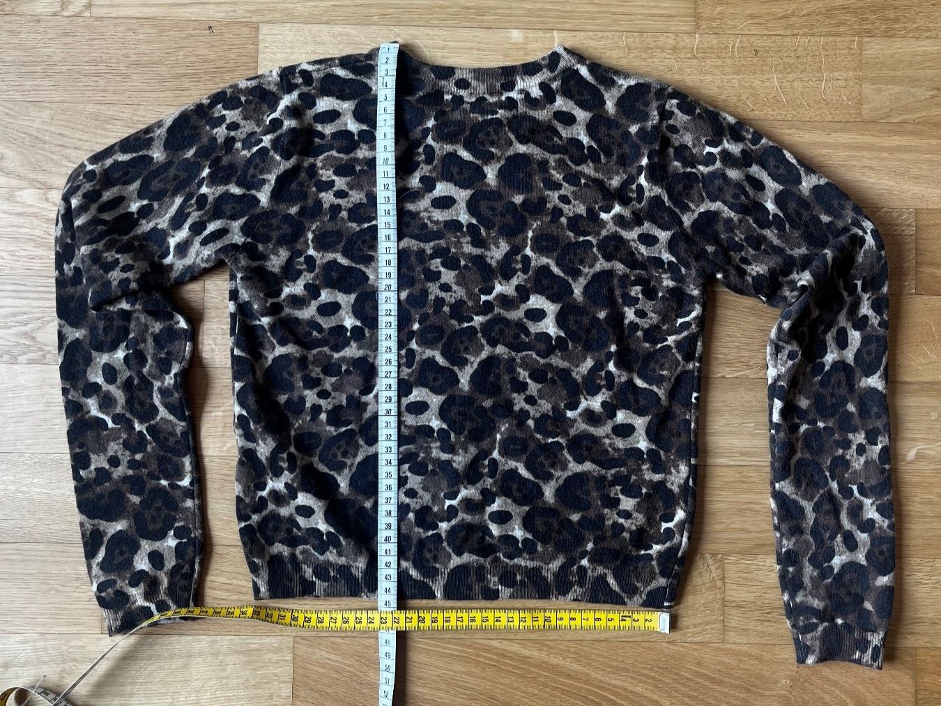Zara Maglioni & Felpe: Pull à manches longues serré avec motifs léopard – Usato da La Tour-de-Trême venduto da lol_85kj 1