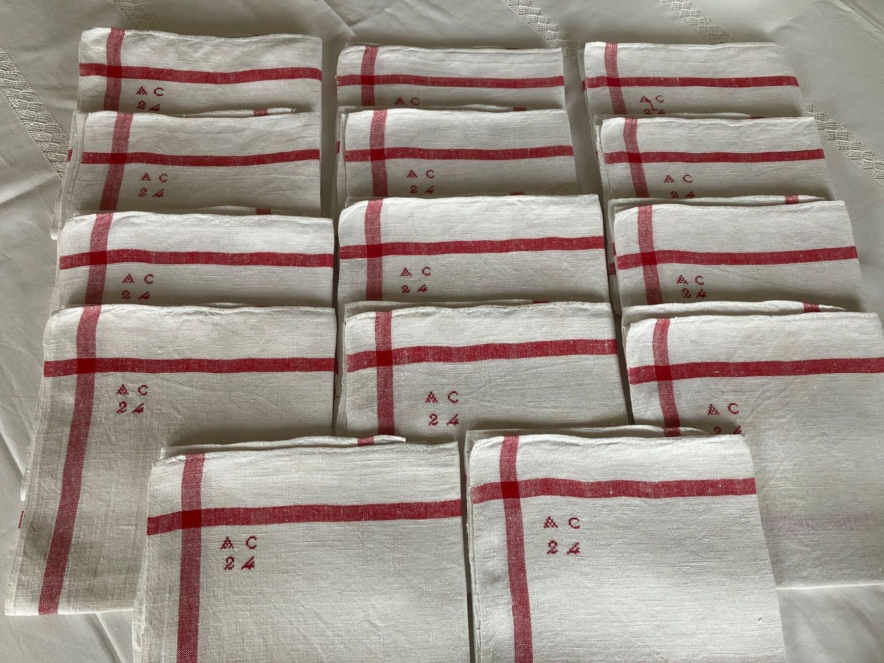 Strofinacci: 14 anciens linges de cuisine – Usato da Pully venduto da claddagh