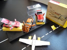 Dinky Toys Konvolut PKW + Flugzeug