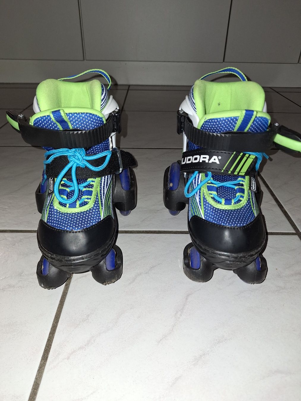 Pattini in linea & Pattini a rotelle: HUDORA Rollschuhe Grösse 30-33 – Usato da Biberist venduto da rospel 2