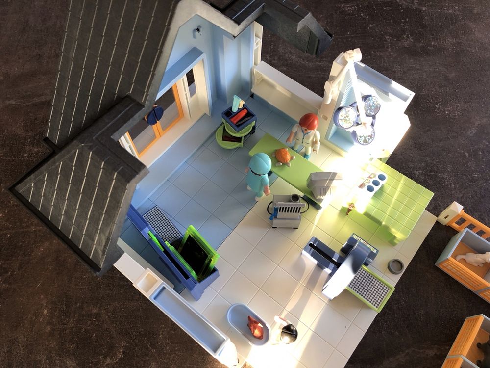 Playmobil Jouets: Playmobil,noch gut,kleintierklinik,nicht mehr alle teile – D'occasion à Subingen par Bea8 4