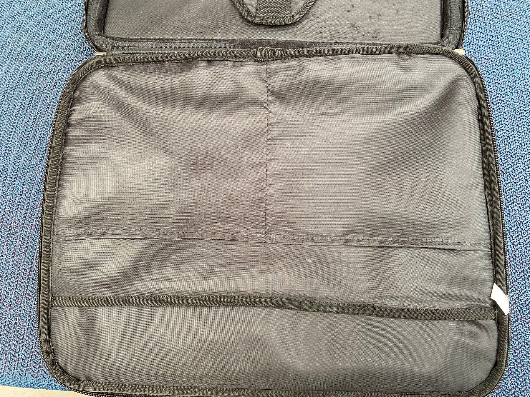 Dell Borse: Sehr robuste Dell Notebook-Tasche - ca. 46x38x15cm – Usato da Langwiesen venduto da Restposten-24 4