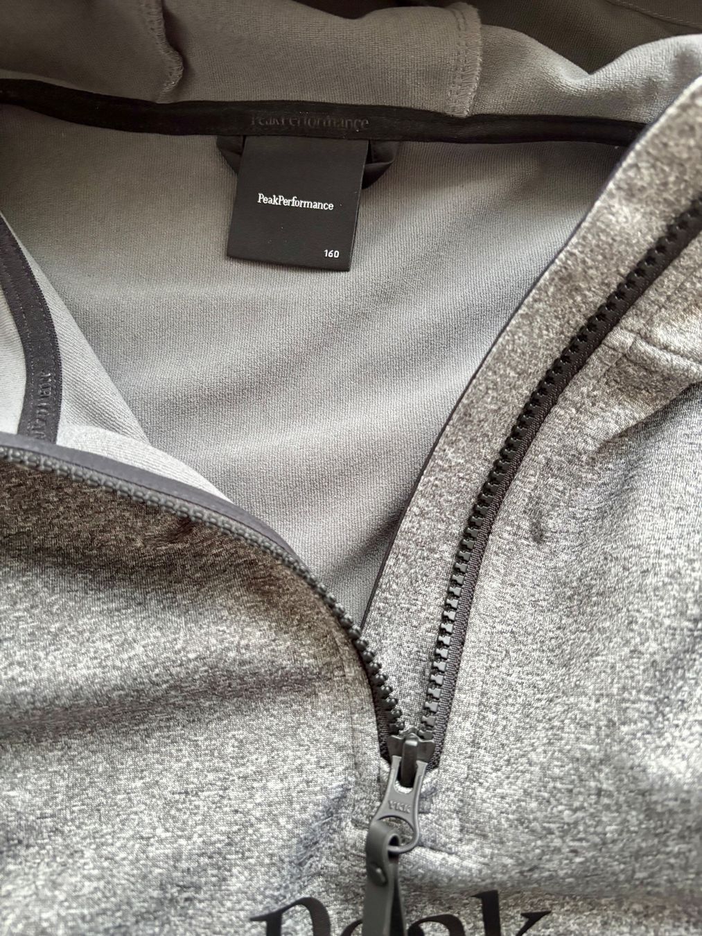Peak Performance Maglioni & Felpe: Softshell Hoodie – Usato da Einsiedeln venduto da chr_7gdr 2