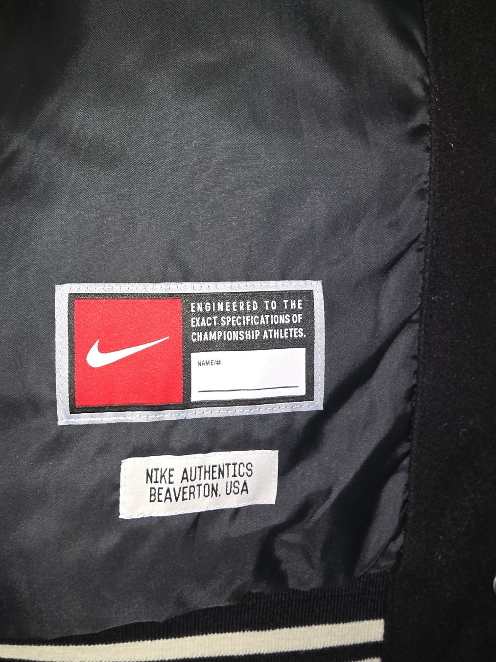 Giacche: Nike Varsity Jacket - Neuve - Taille XL – Nuovo (secondo la descrizione) da Yvonand venduto da KingFroggy 5
