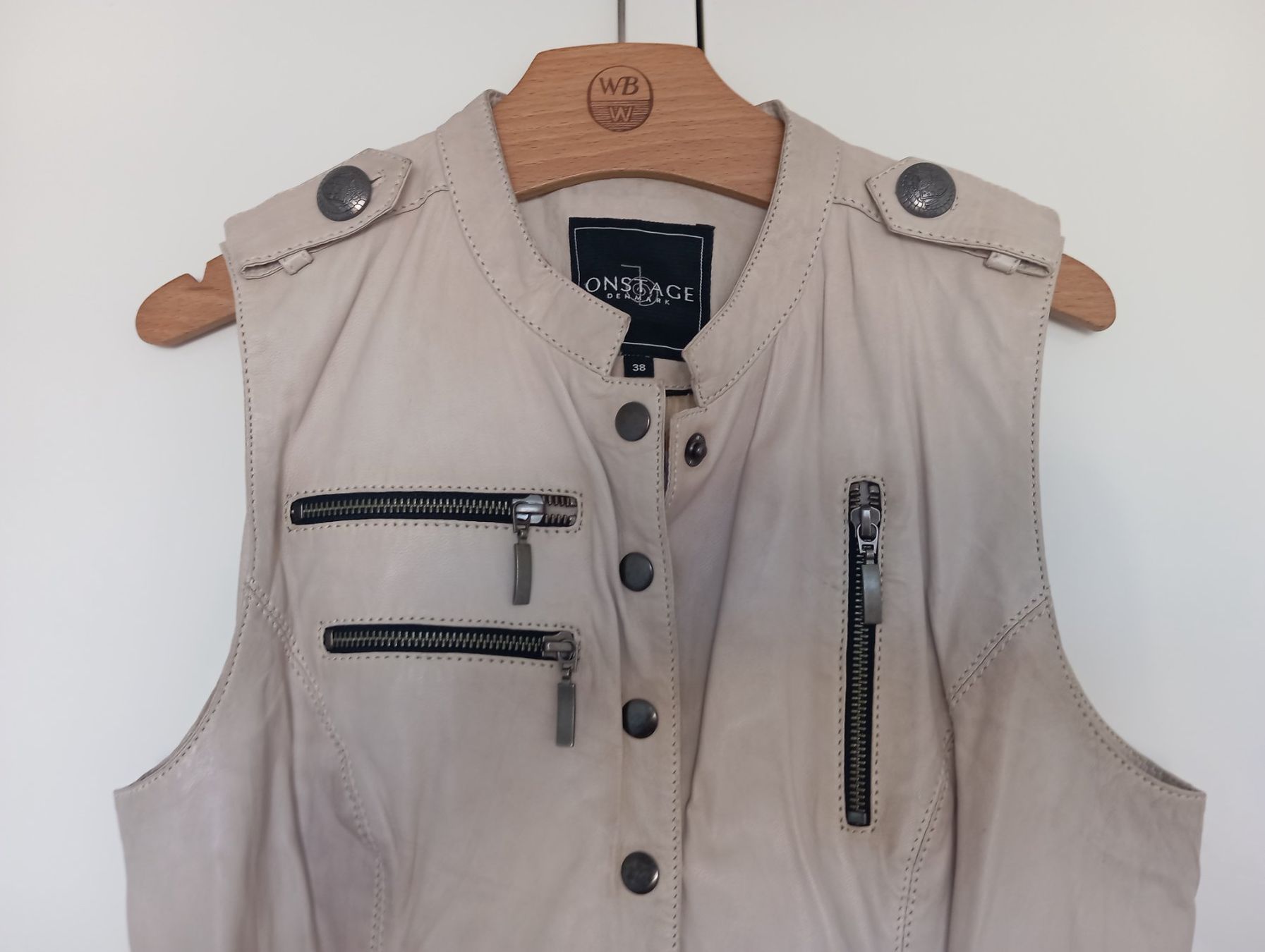 Gilet & Giacche senza maniche: Weste aus Lammleder, beige, Grösse 38 - ! – Usato da Romanshorn venduto da mololo 1
