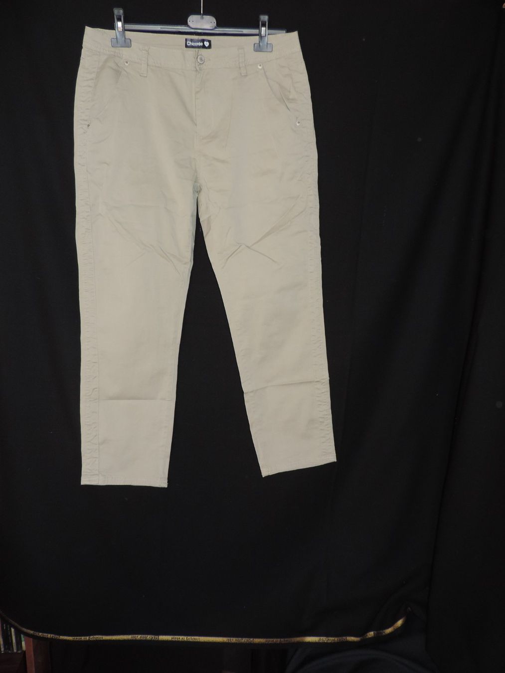 Pantaloni: pantalon vert kaki clair – Usato da Genève venduto da Axelle333 6