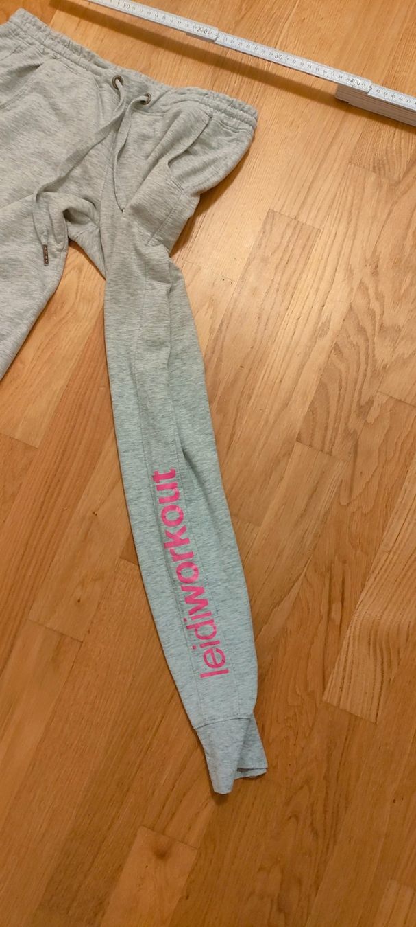 Pantalons: Damen jogging Hose XS – D'occasion à Muri AG par Mupuputs 4