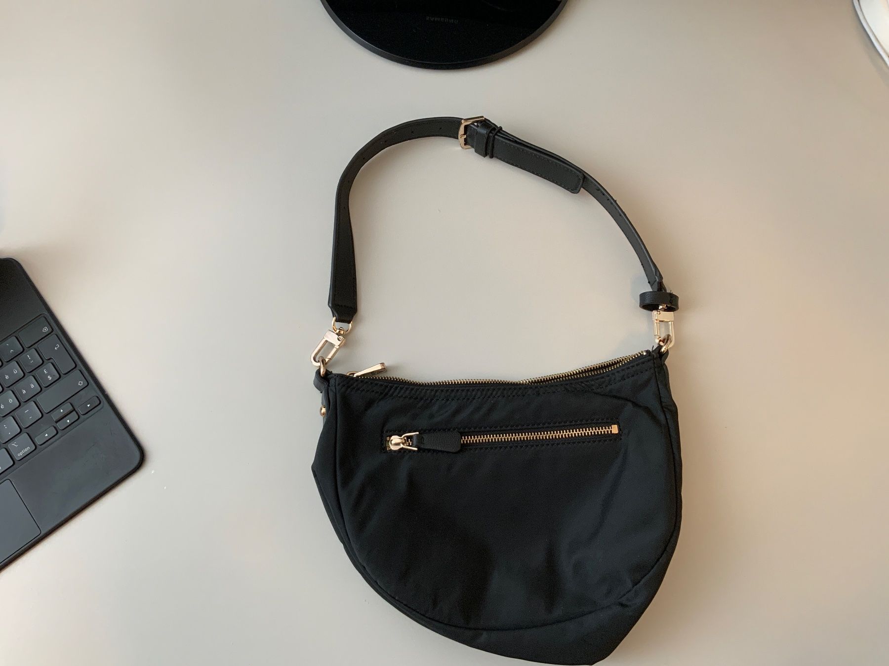 Guess Borse da donna: Guess Tasche – Usato da Wetzikon ZH venduto da ale_5bvt 1