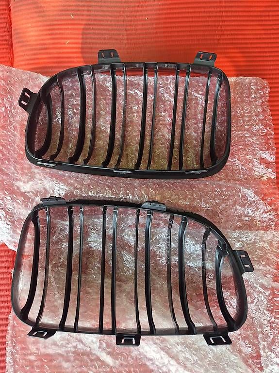 BMW Tutti pezzi di ricambio auto: Front Nieren 1er bmw – Usato da Buttisholz venduto da gaz_n2xy 2