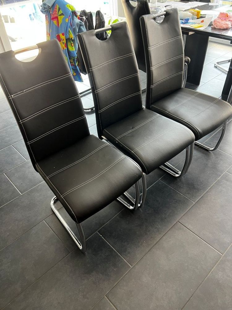 Stühle: Chaises de salle à manger – Gebraucht aus Lamboing von lepompier