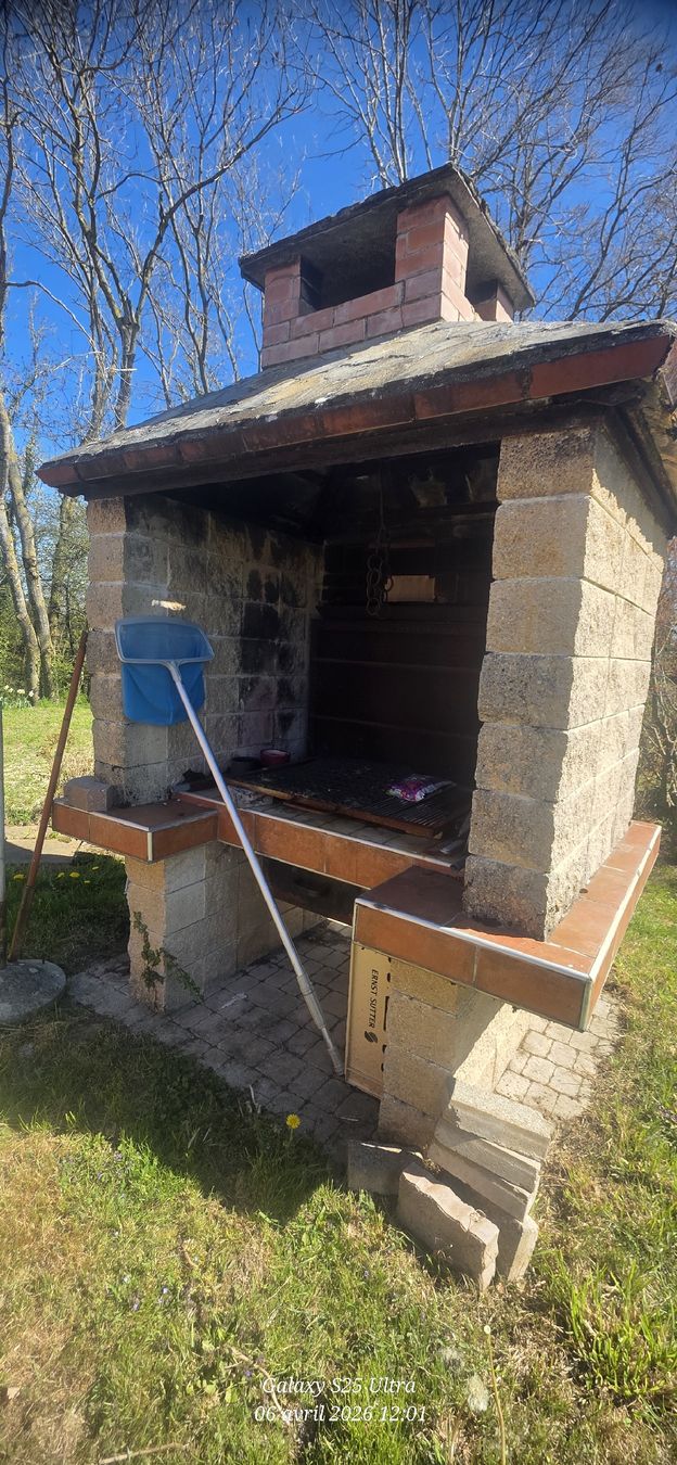 Griglie: Rôtissoire en pierre – Usato da Lausanne venduto da lun_5f6l 1