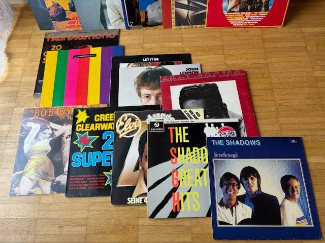 Dischi in vinile: 1 Posten mit 21 Langspielplatten Pop / Rock – Usato da Stein am Rhein venduto da glocky 1