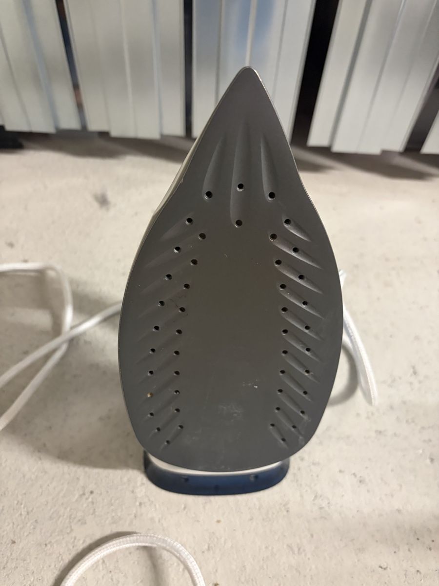 Philips Ferri da stiro: Philips Dampfbügeleisen EasySpeed Plus GC 2040 – Usato da Wettingen venduto da rschibli01 2
