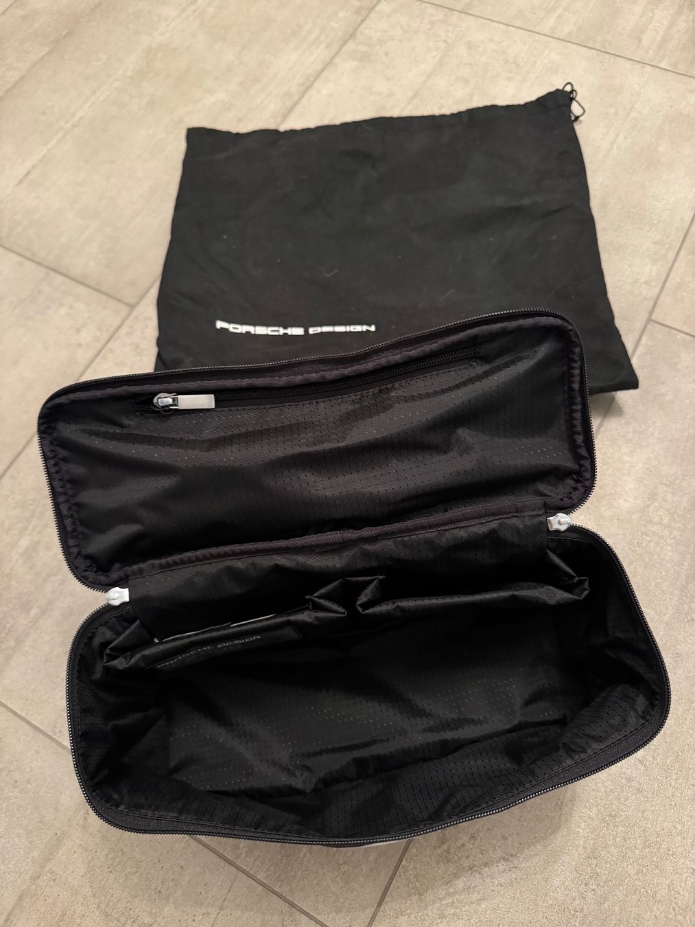 Porsche Borse: Porsche Design - pochette de transport – Nuovo e nell'imballaggio originale da Zürich venduto da lcg_898x 1